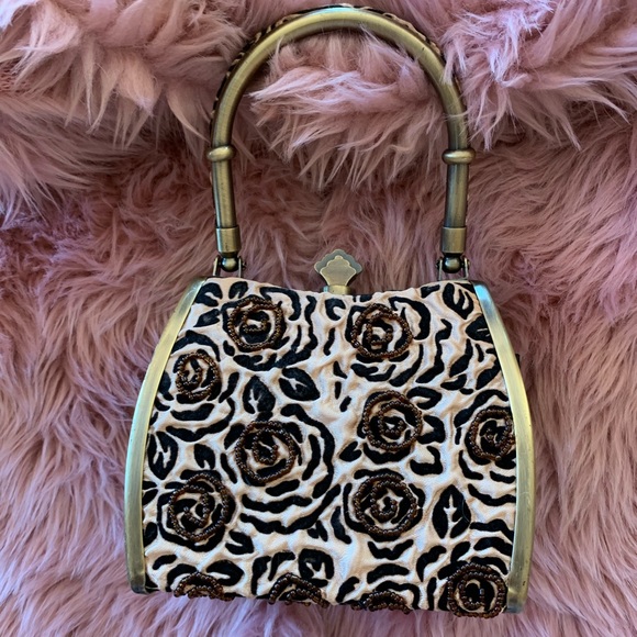 Hand beaded evening 🐆👛 - Picture 6 of 8